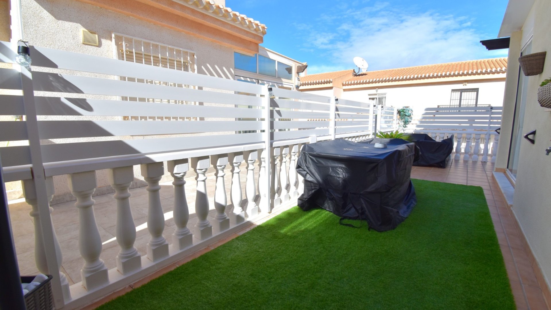 Resale - Villa -
Orihuela Costa - Playa Flamenca