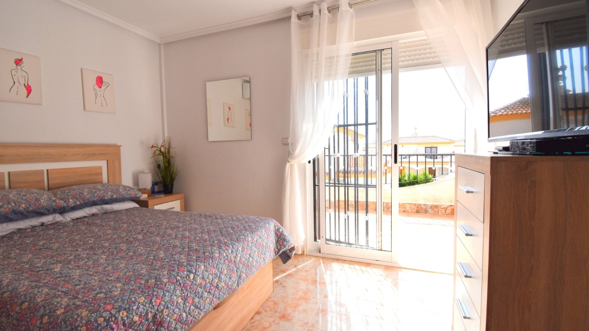 Resale - Villa -
Orihuela Costa - Playa Flamenca
