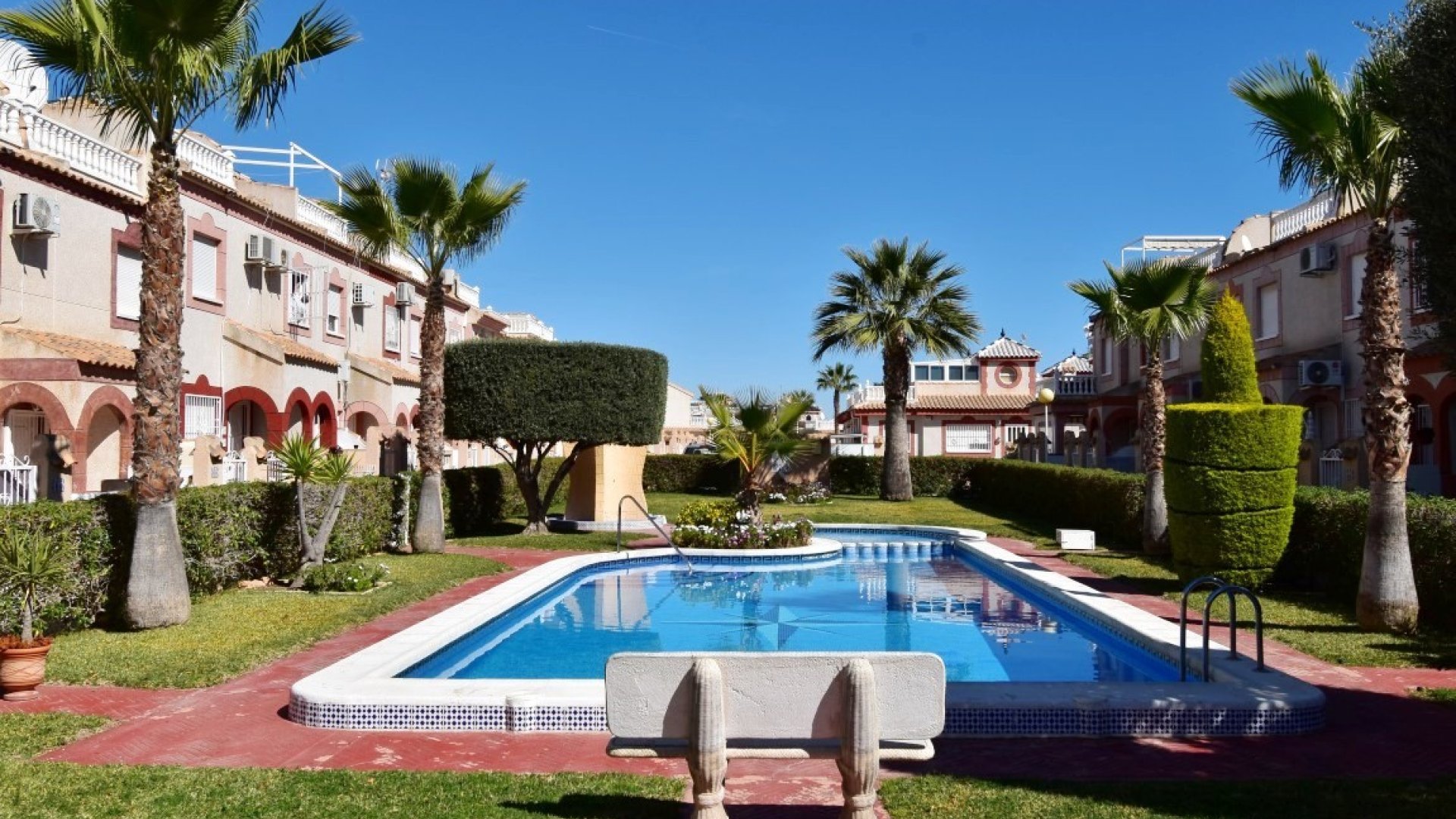 Resale - Villa -
Orihuela Costa - Playa Flamenca