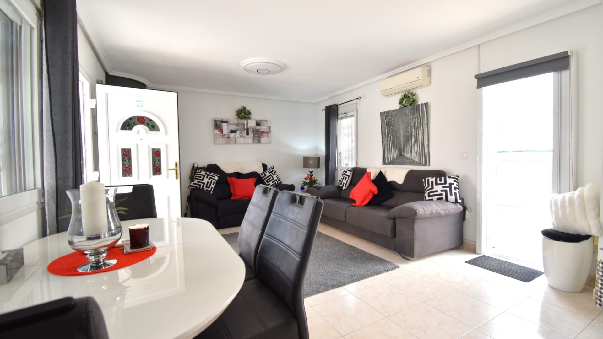 Resale - Villa -
Orihuela Costa - Playa Flamenca