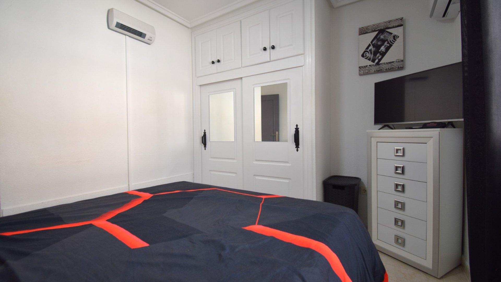 Resale - Villa -
Orihuela Costa - Playa Flamenca