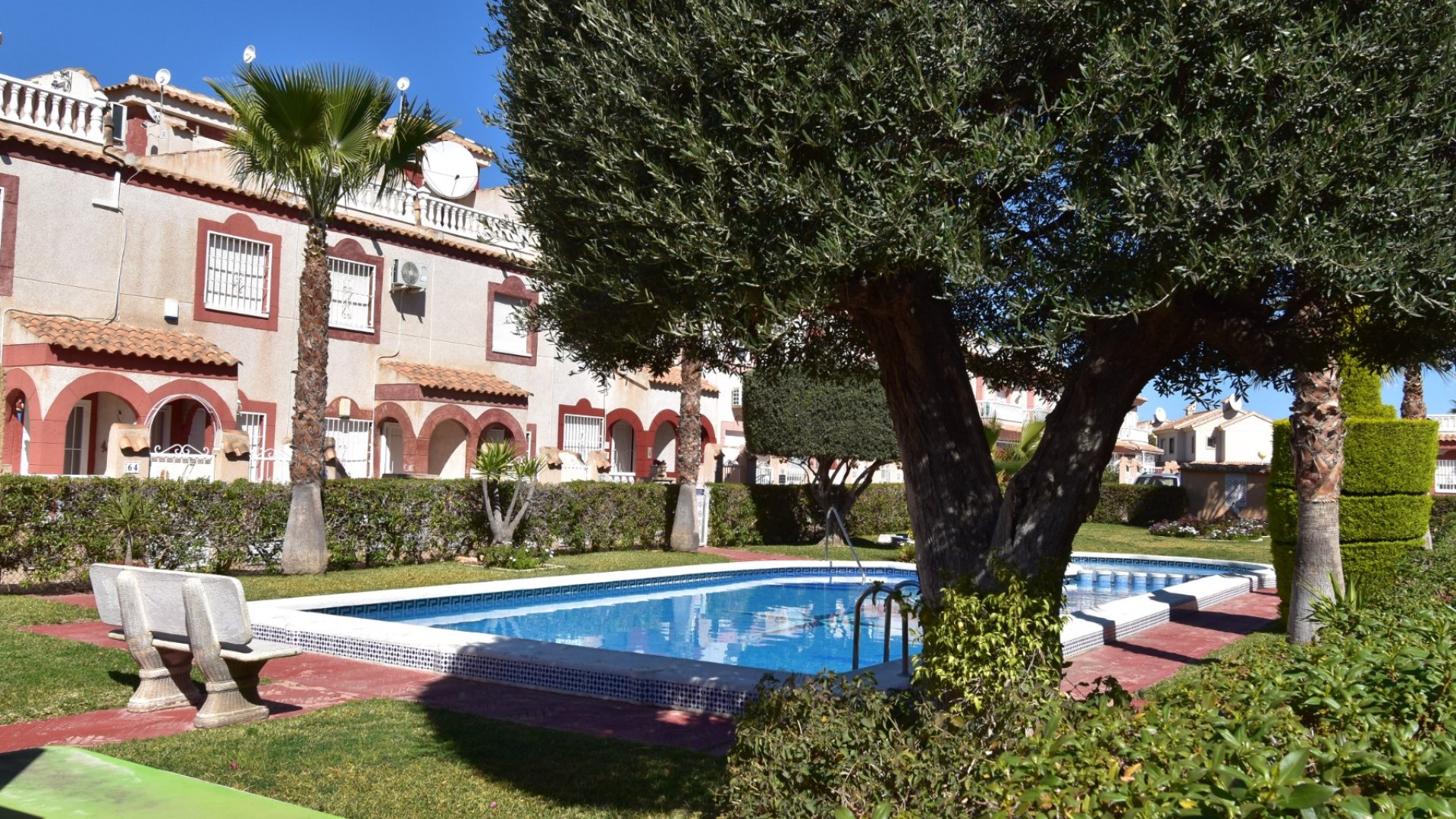 Resale - Villa -
Orihuela Costa - Playa Flamenca