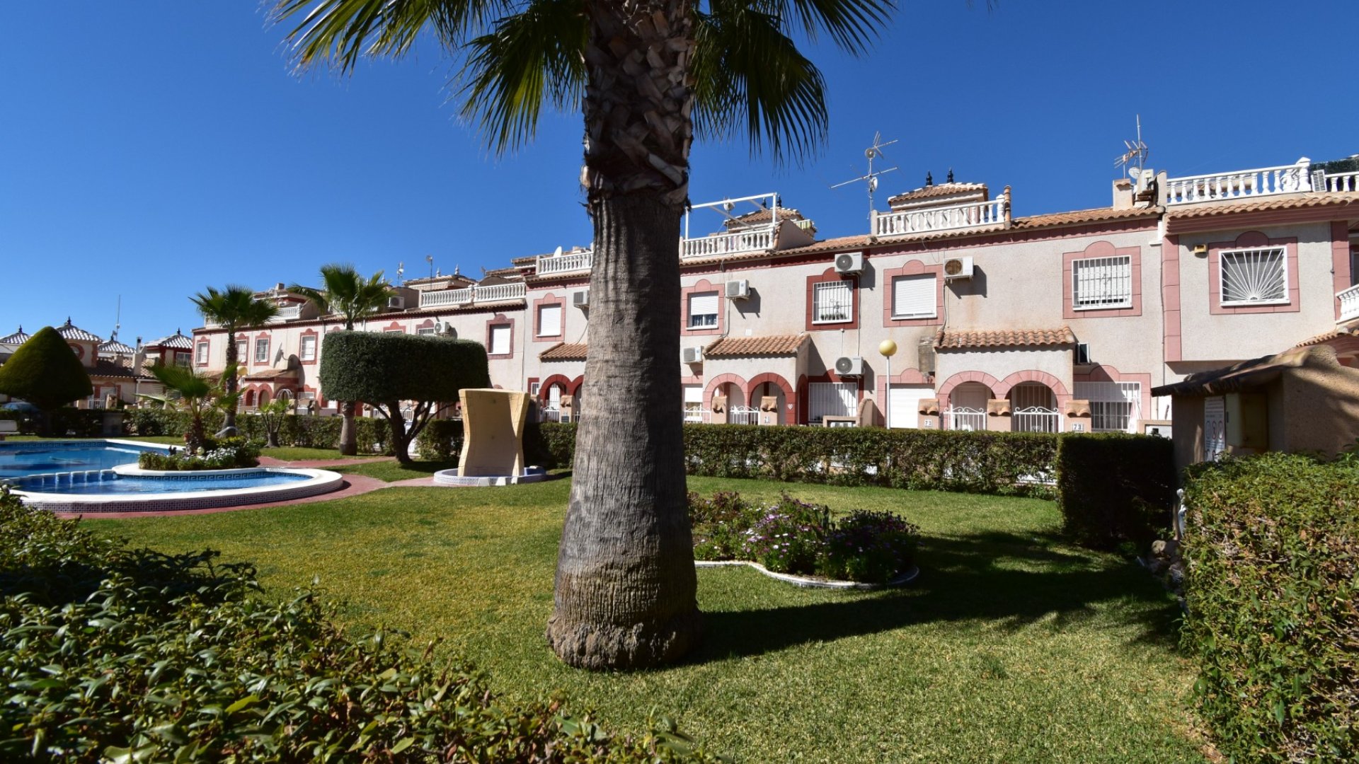 Resale - Villa -
Orihuela Costa - Playa Flamenca