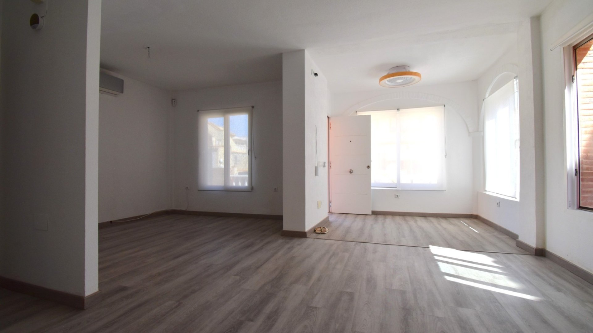 Resale - Villa -
Orihuela Costa - Playa Flamenca