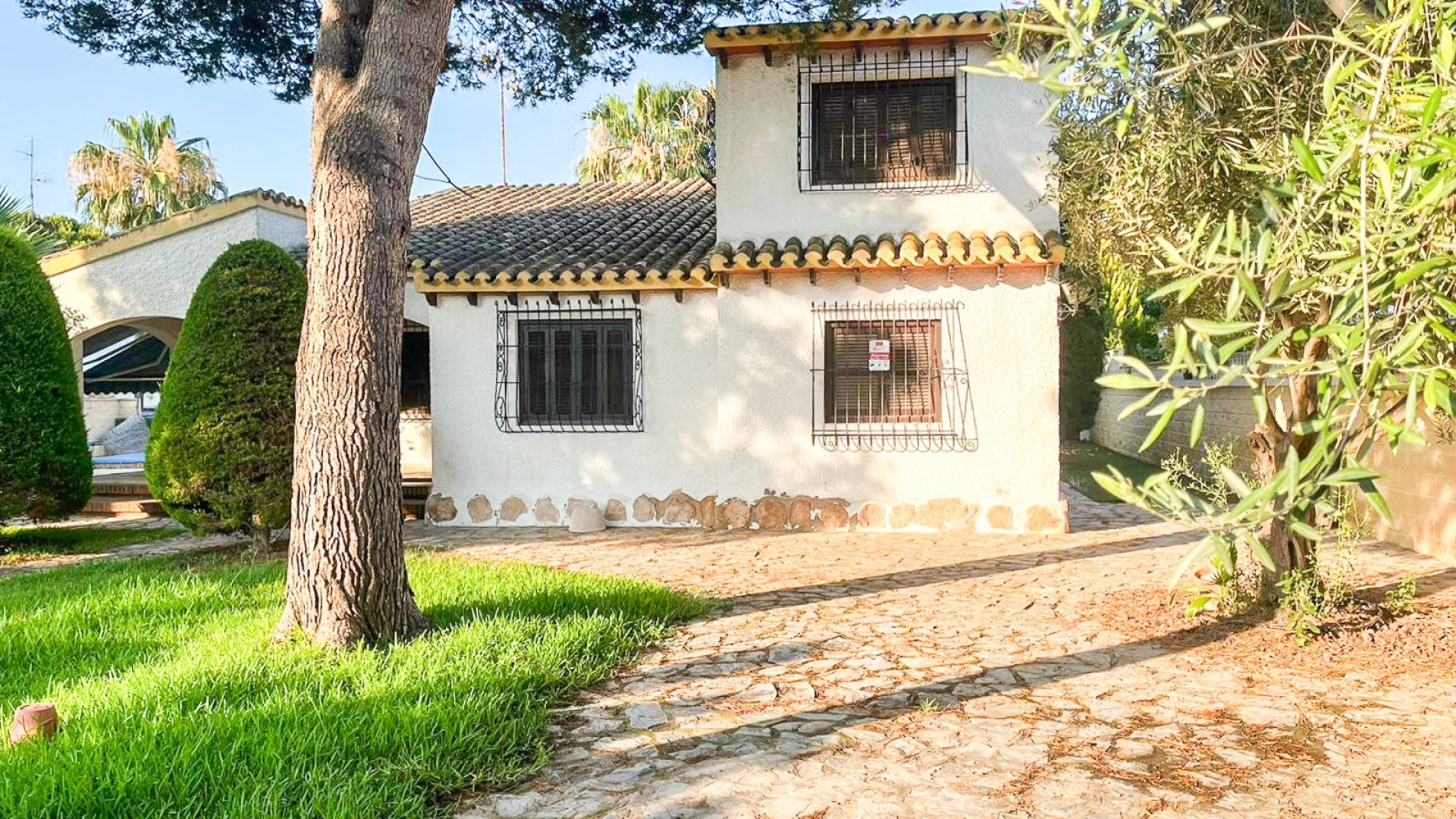 Resale - Villa -
Orihuela Costa - Punta Prima