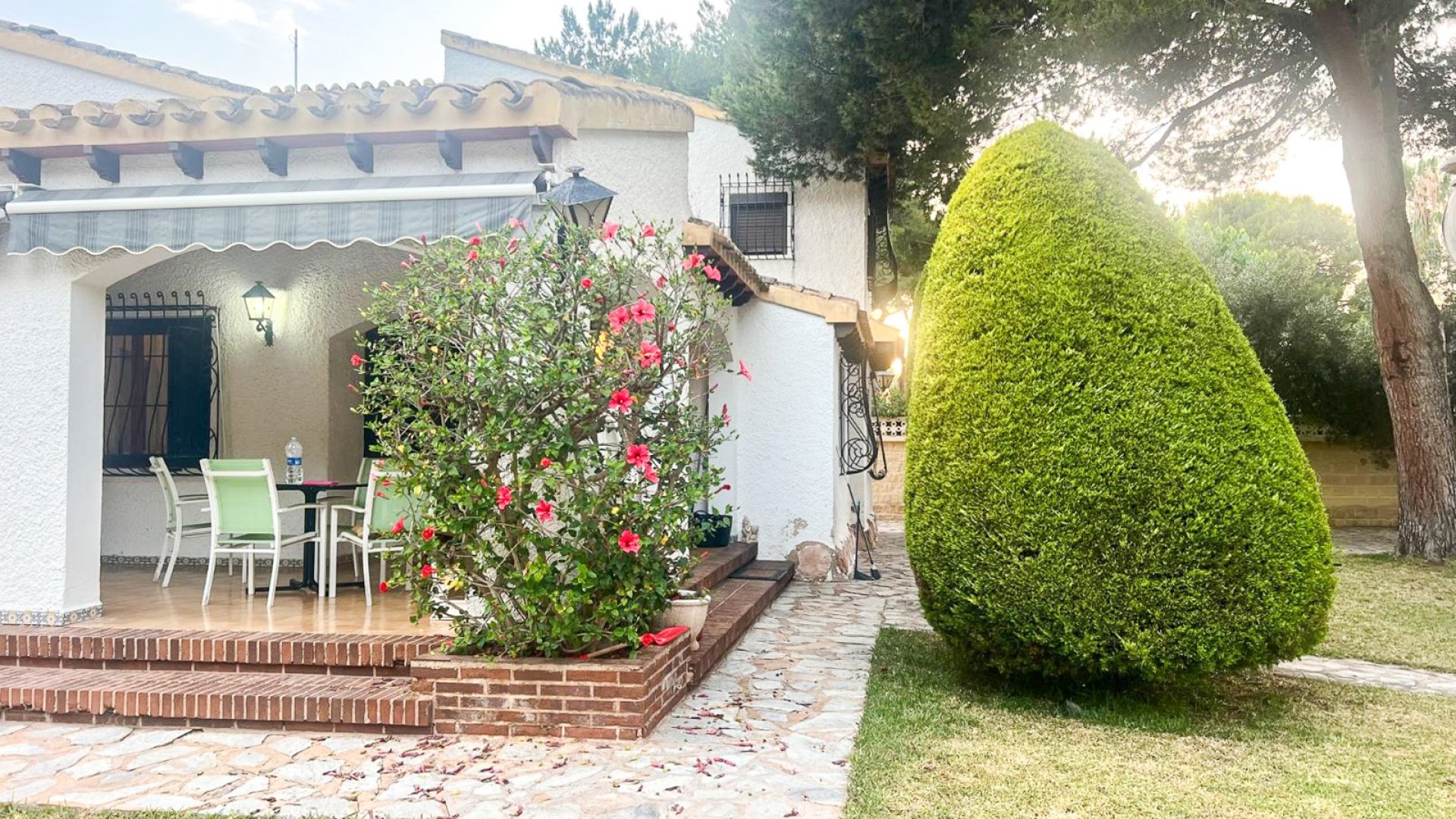 Resale - Villa -
Orihuela Costa - Punta Prima