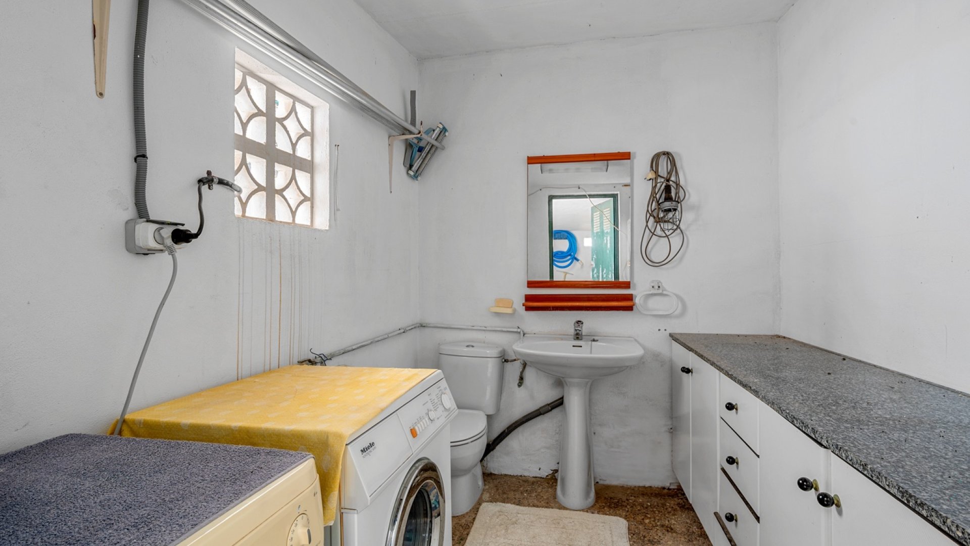 Resale - Villa -
Orihuela Costa - Punta Prima