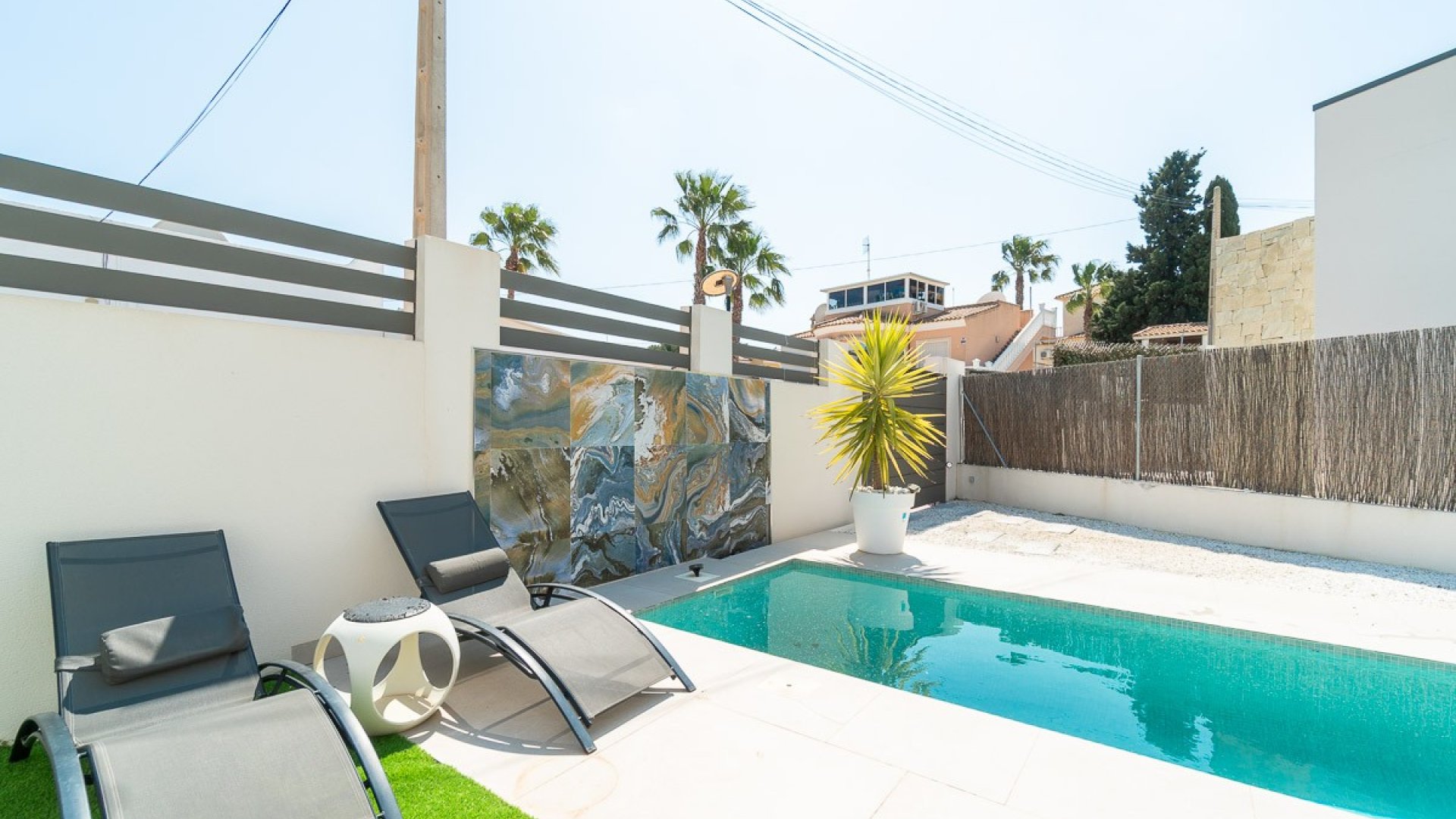 Resale - Villa -
Orihuela Costa - Villamartin Golf