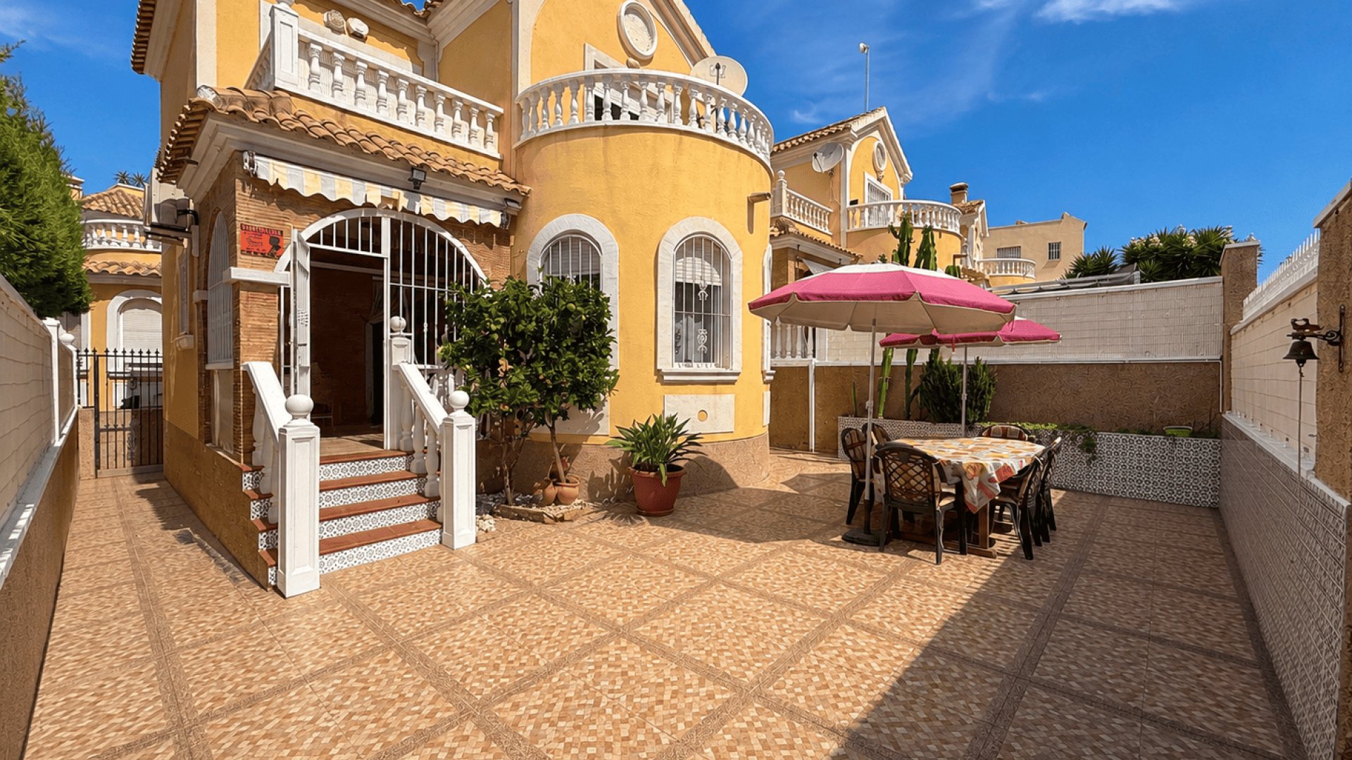 Resale - Villa -
Orihuela Costa - Villamartín - Las Filipinas