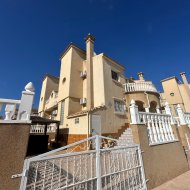 Resale - Villa -
Orihuela Costa - Villamartín