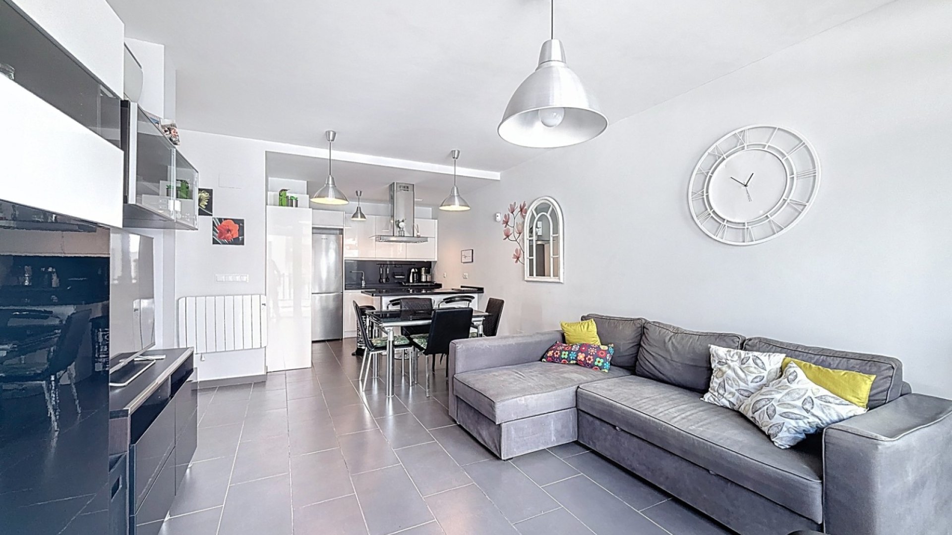 Resale - Villa -
Orihuela Costa - Villamartín