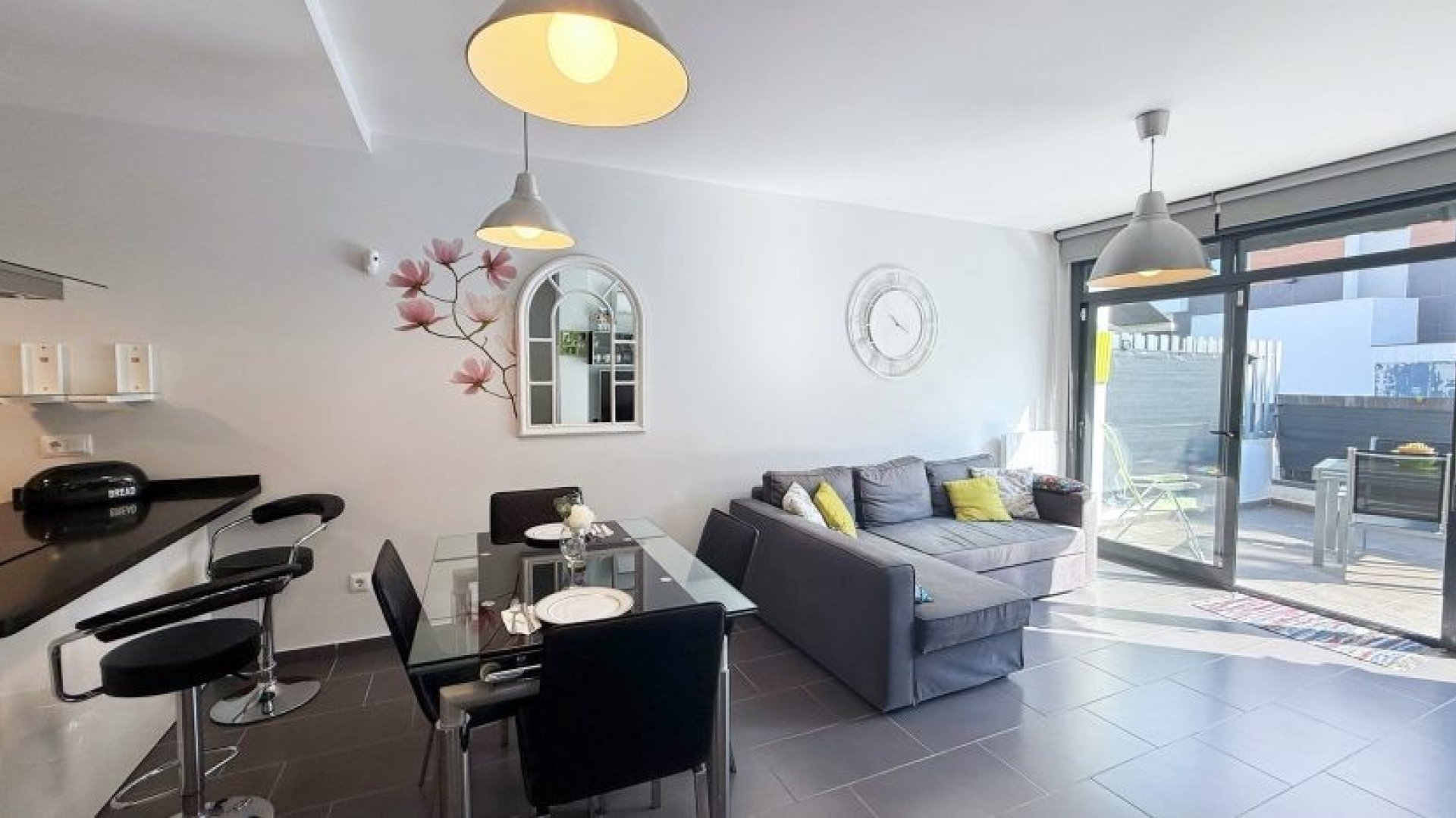 Resale - Villa -
Orihuela Costa - Villamartín