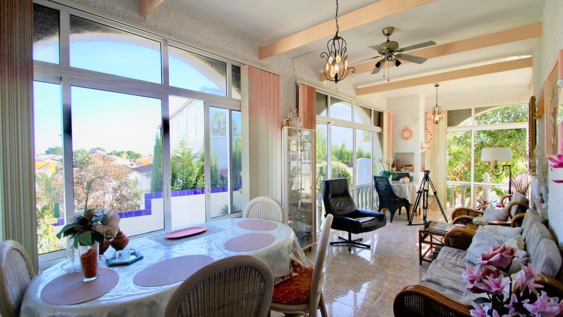 Resale - Villa -
Orihuela Costa - Villamartín