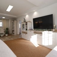 Resale - Villa -
Orihuela Costa - Villamartín