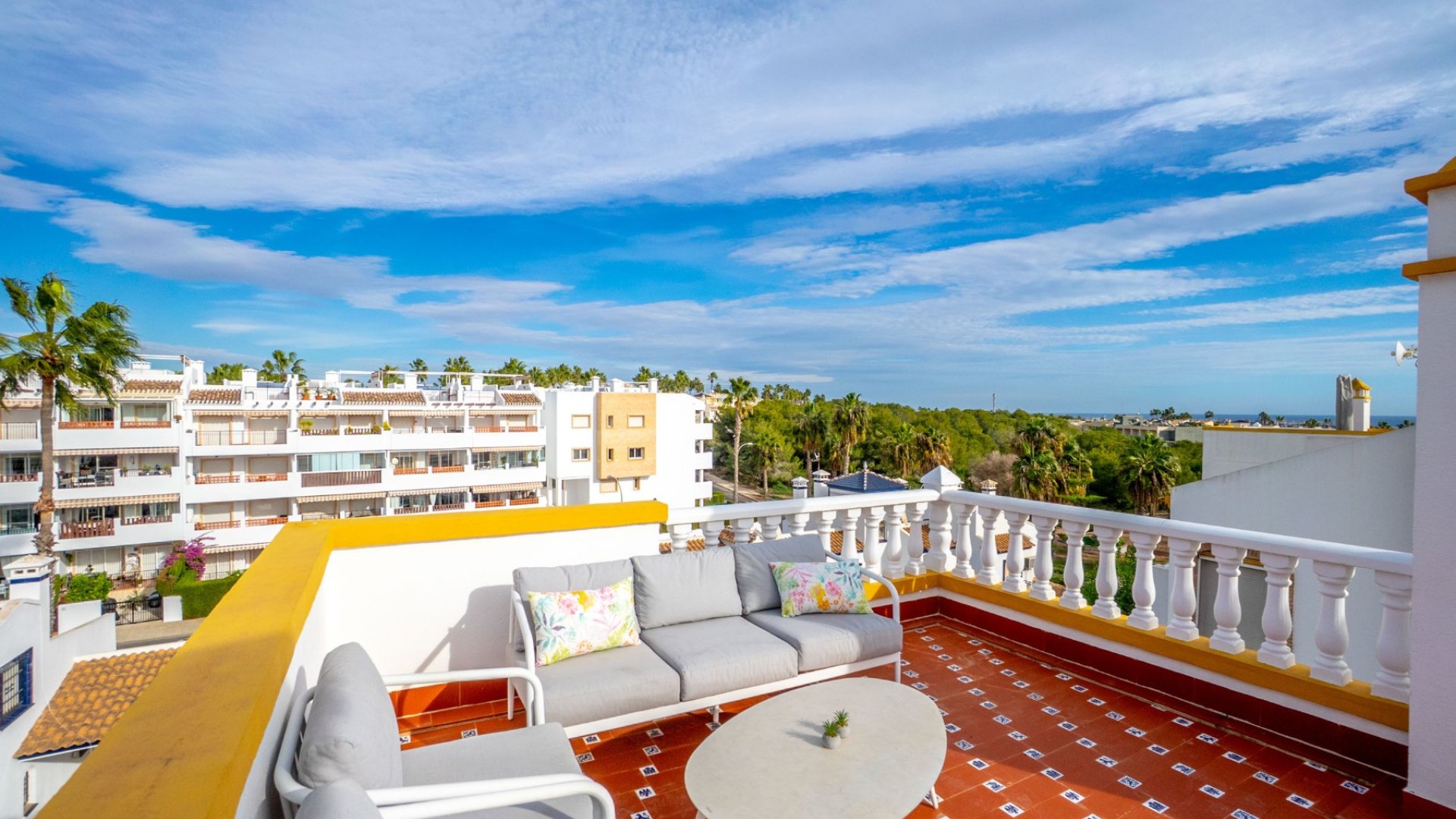 Resale - Villa -
Orihuela Costa - Villamartín