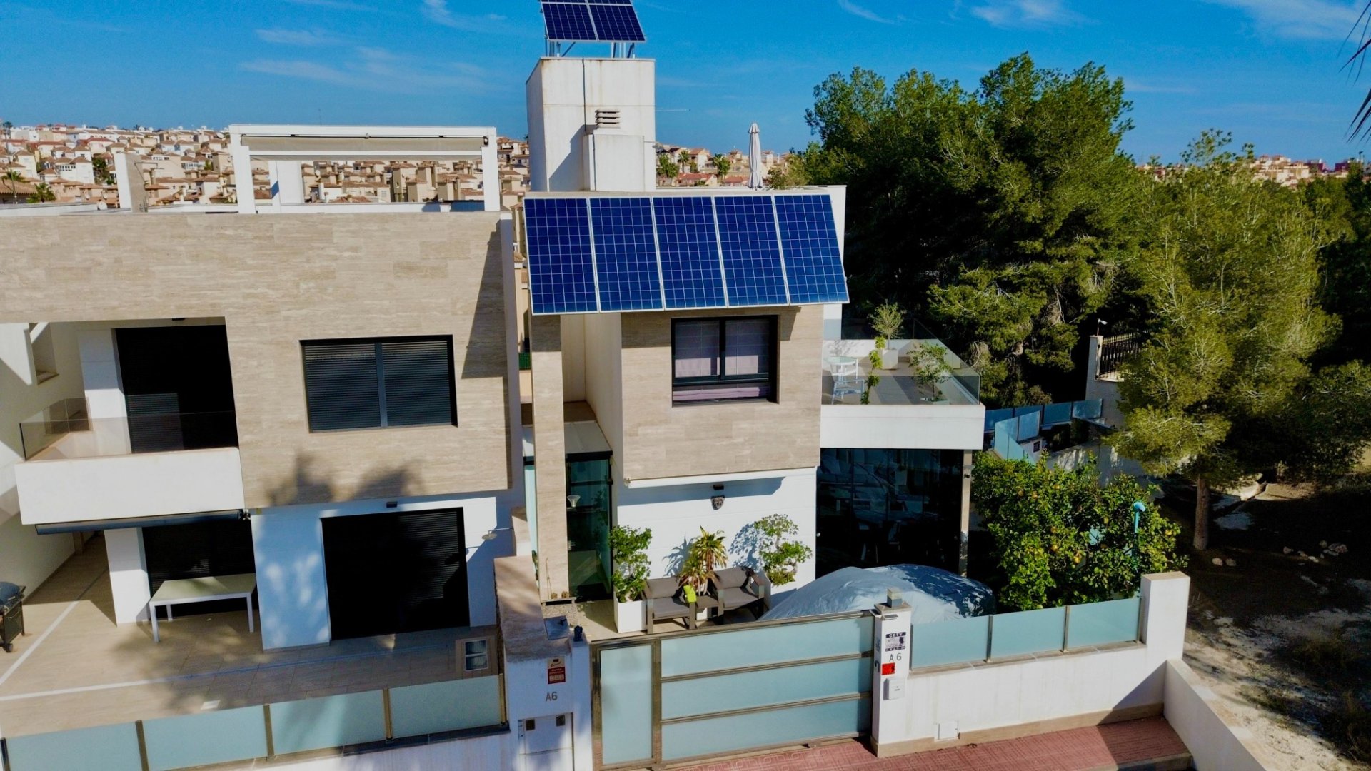 Resale - Villa -
Orihuela Costa - Villamartín