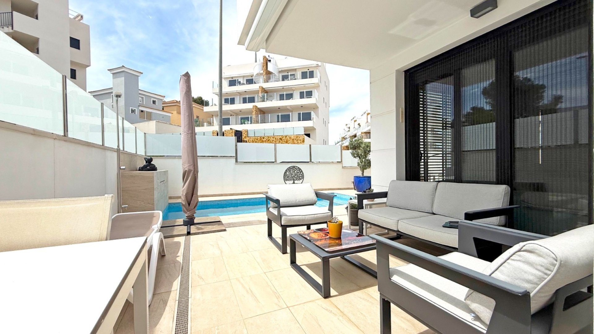 Resale - Villa -
Orihuela Costa - Villamartín