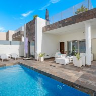 Resale - Villa -
Orihuela Costa - Villamartín