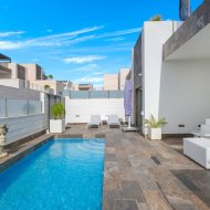 Resale - Villa -
Orihuela Costa - Villamartín
