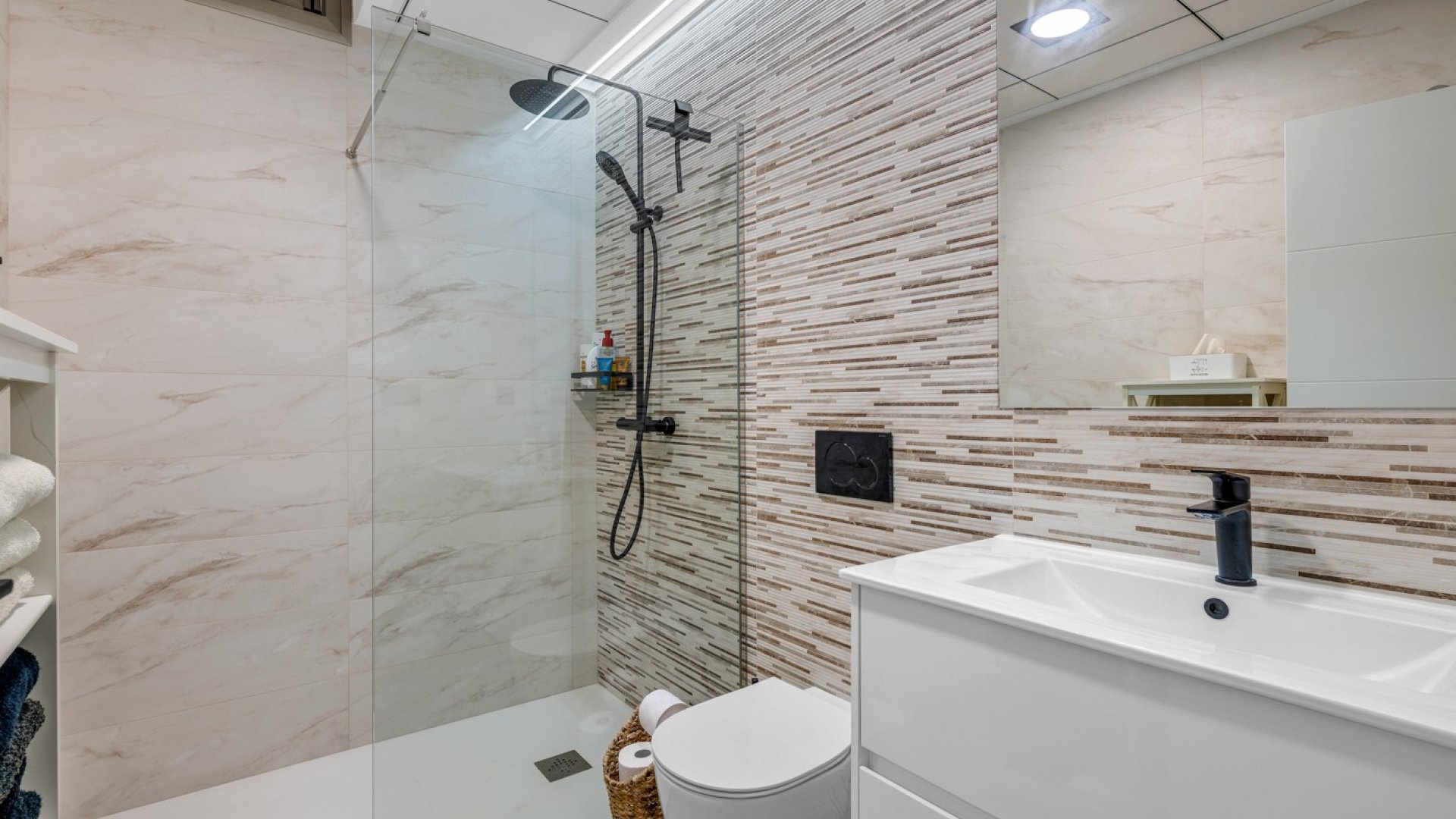 Resale - Villa -
Orihuela Costa - Villamartín