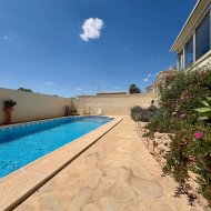 Resale - Villa -
Orihuela Costa - Villamartín