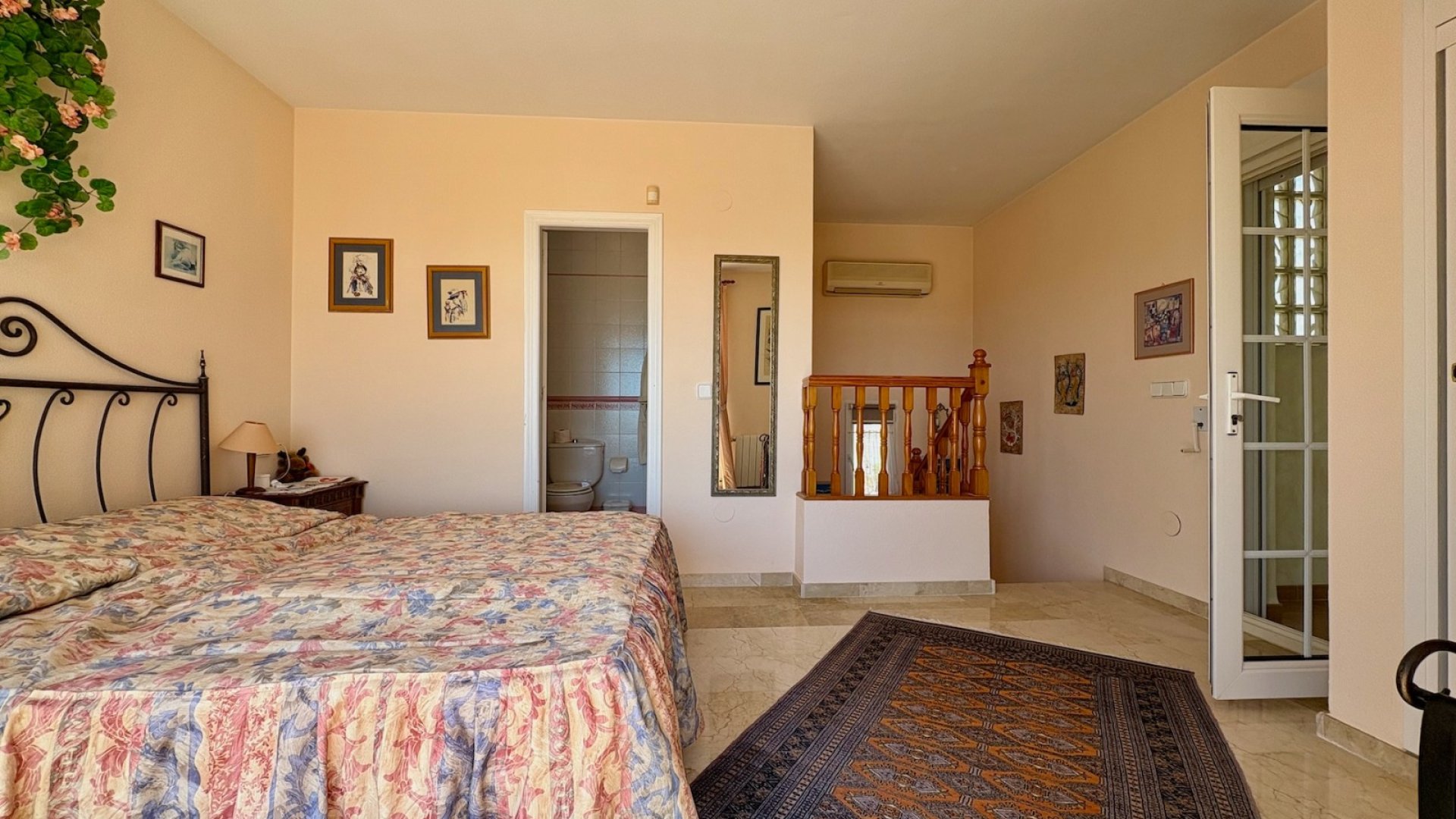 Resale - Villa -
Orihuela Costa - Villamartín