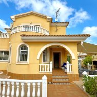 Resale - Villa -
Orihuela Costa - Villamartín