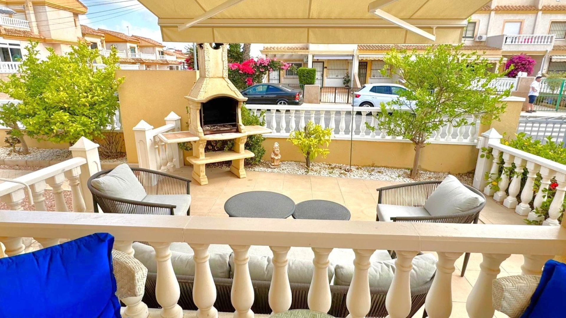 Resale - Villa -
Orihuela Costa - Villamartín
