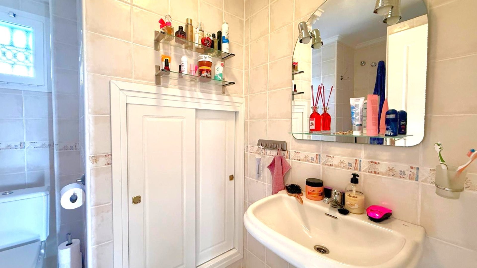 Resale - Villa -
Orihuela Costa - Villamartín