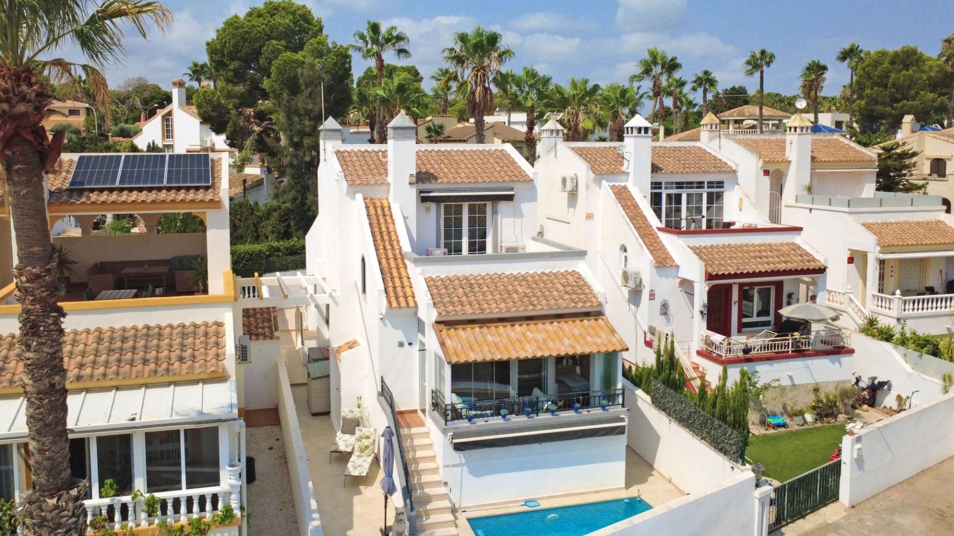 Resale - Villa -
Orihuela Costa - Villamartín