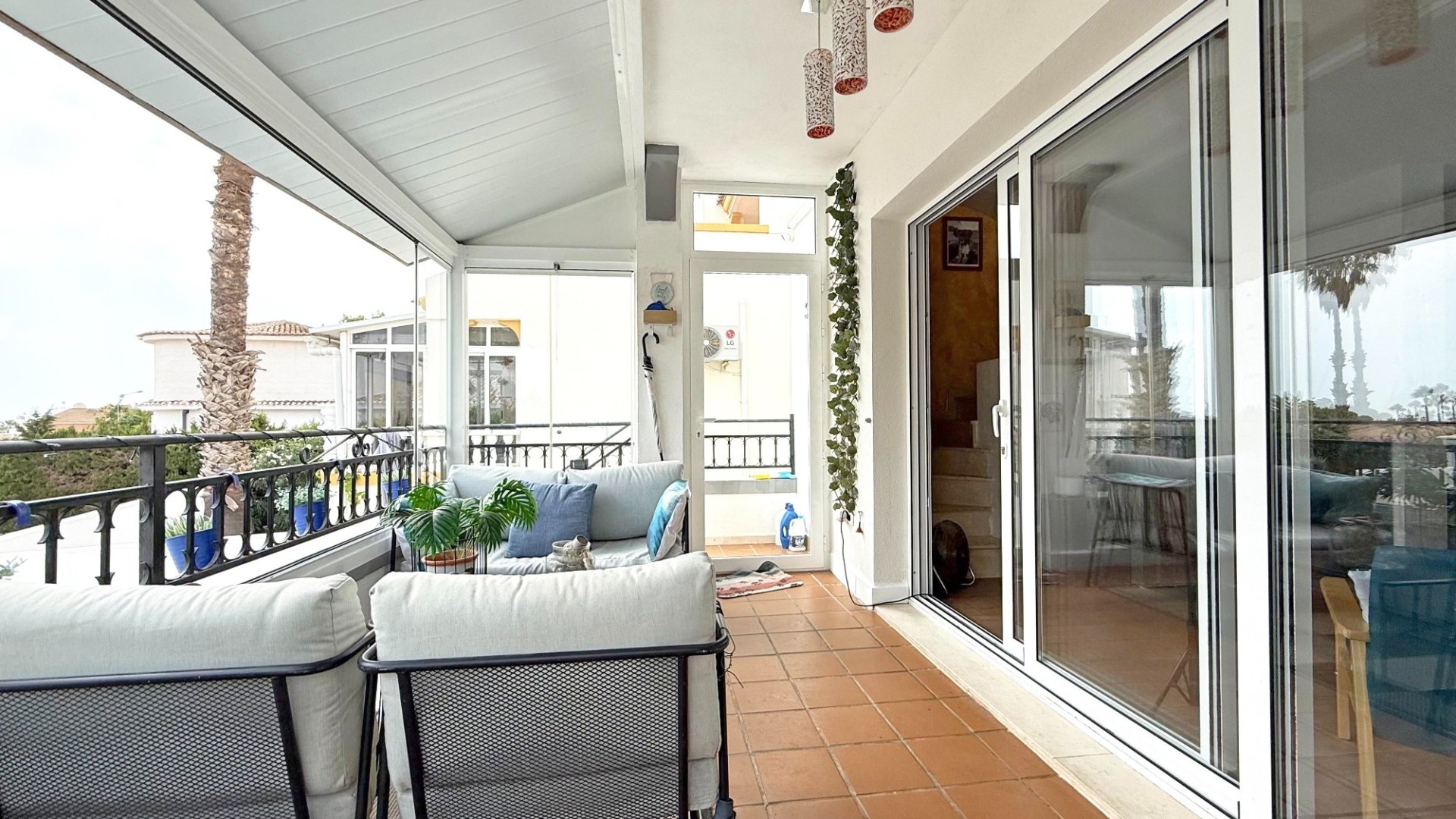 Resale - Villa -
Orihuela Costa - Villamartín