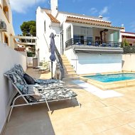 Resale - Villa -
Orihuela Costa - Villamartín