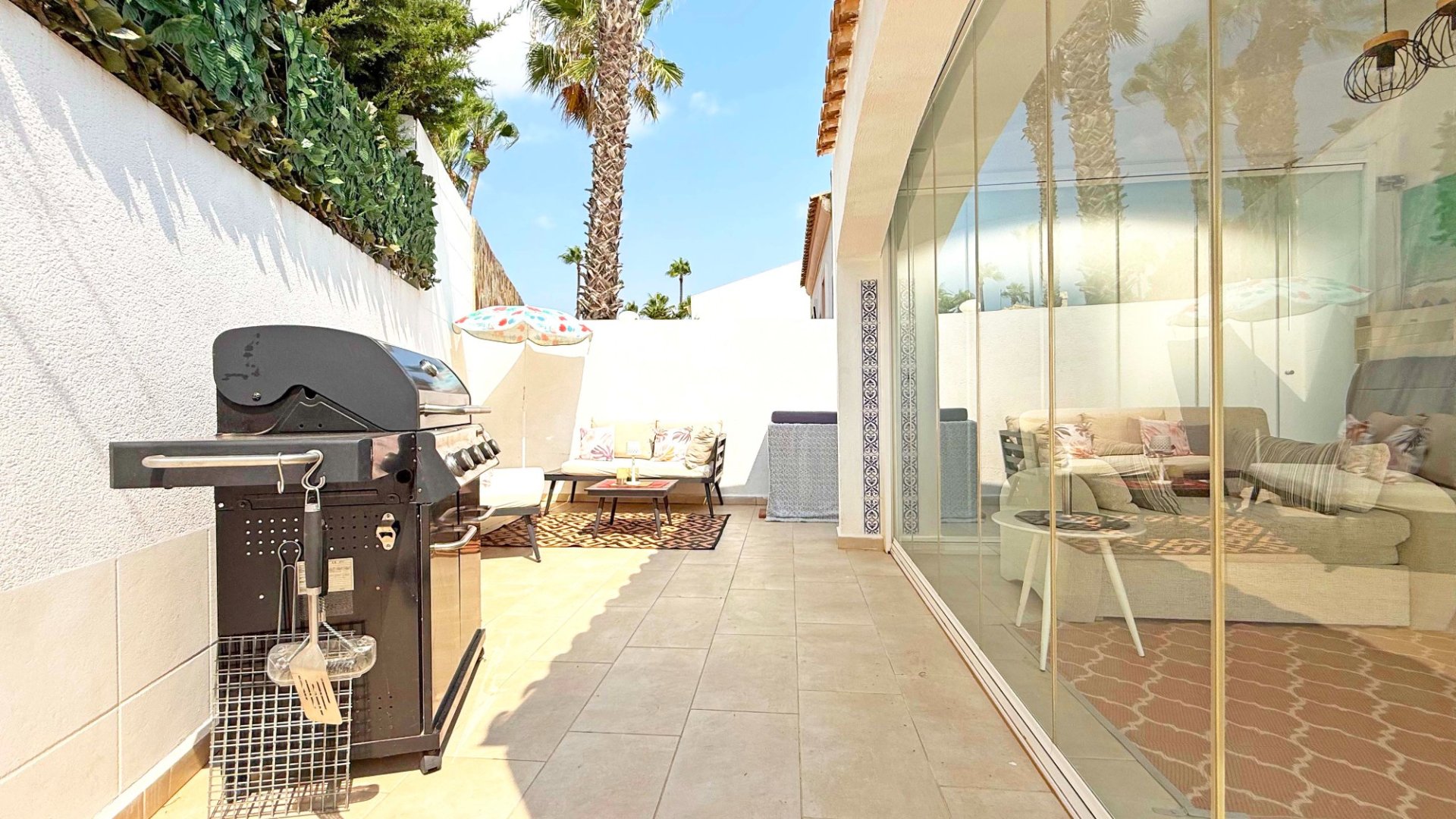 Resale - Villa -
Orihuela Costa - Villamartín