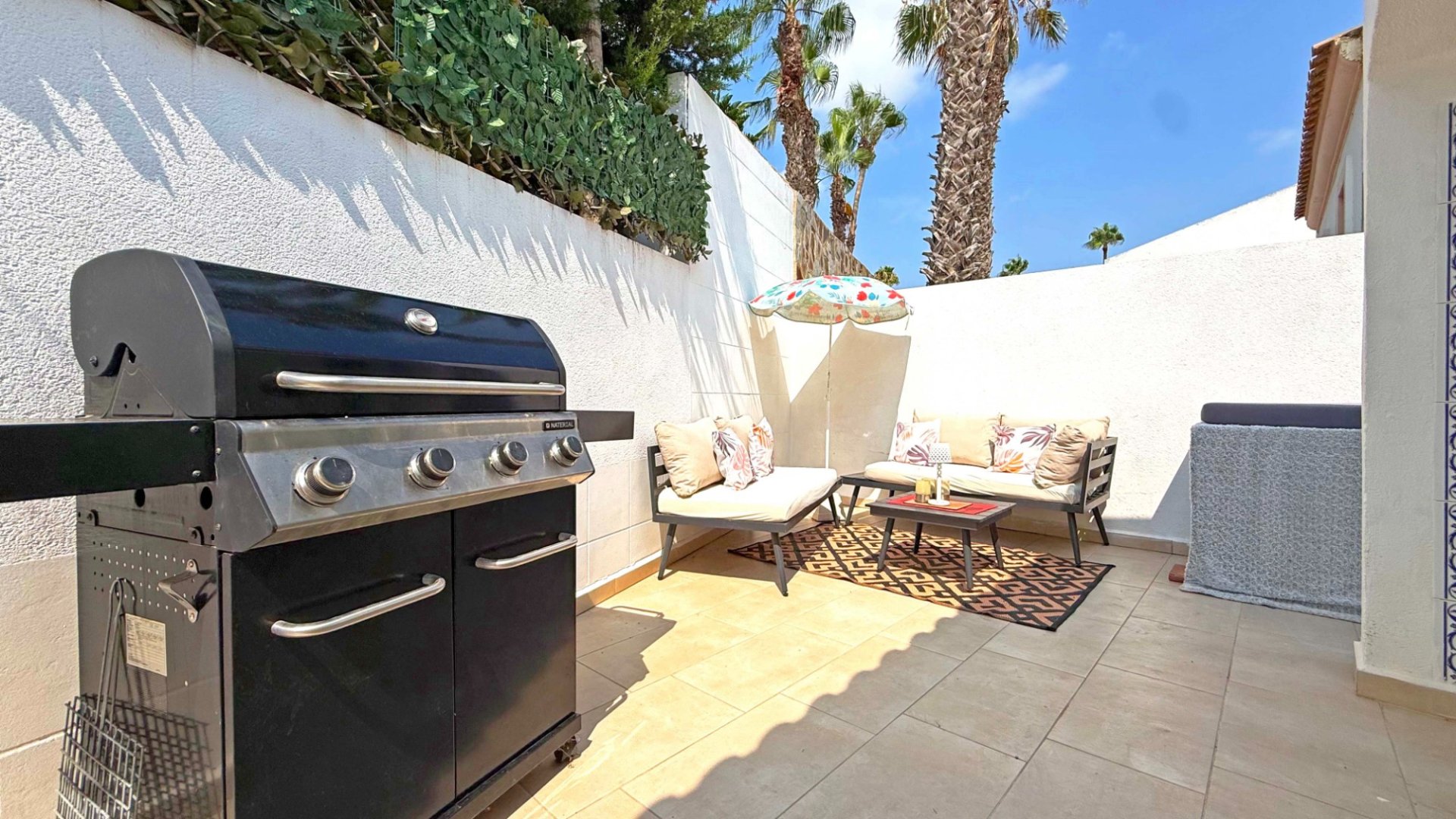 Resale - Villa -
Orihuela Costa - Villamartín