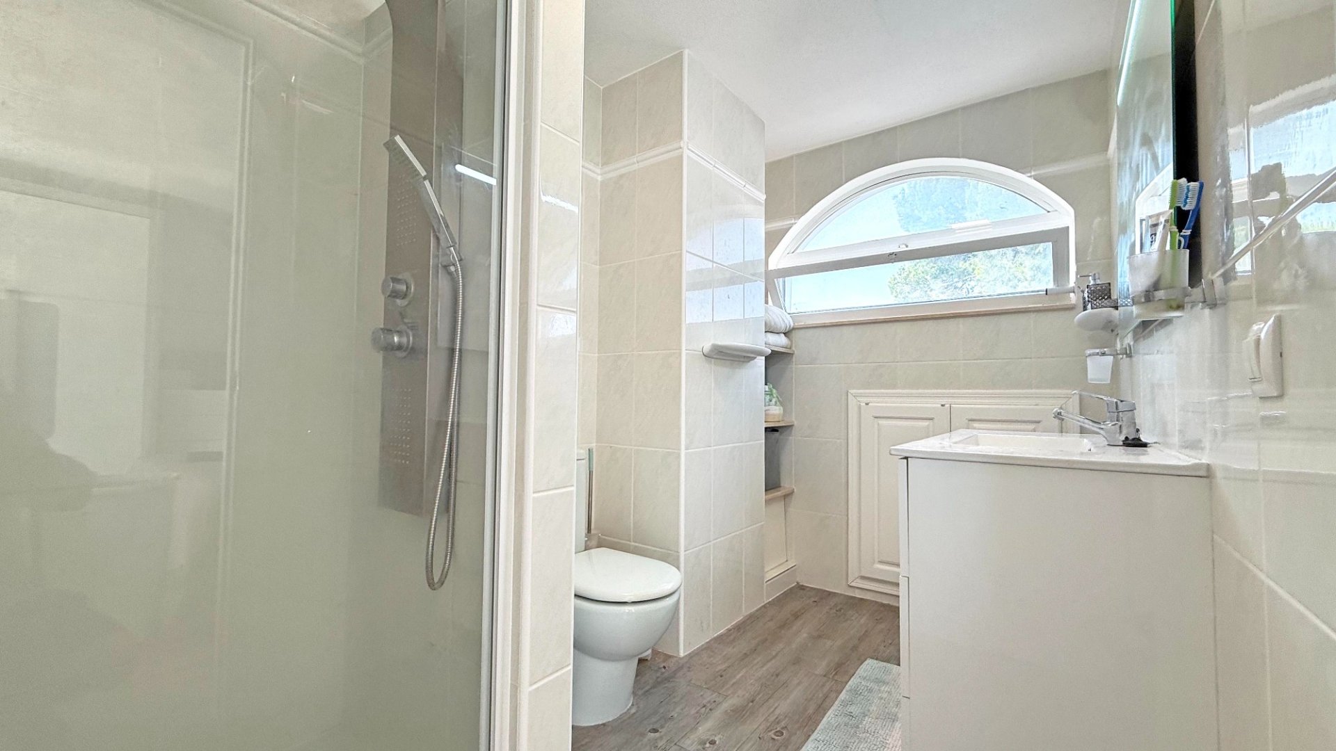 Resale - Villa -
Orihuela Costa - Villamartín