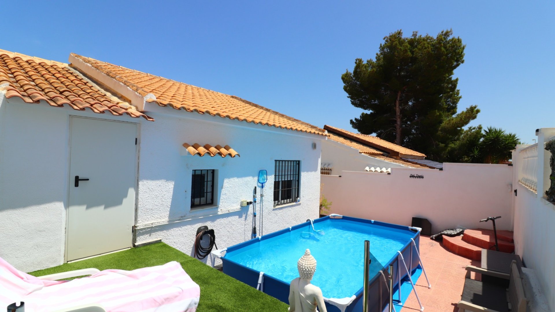 Resale - Villa -
Orihuela Costa - Villamartín