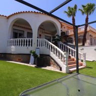 Resale - Villa -
Orihuela Costa - Villamartín