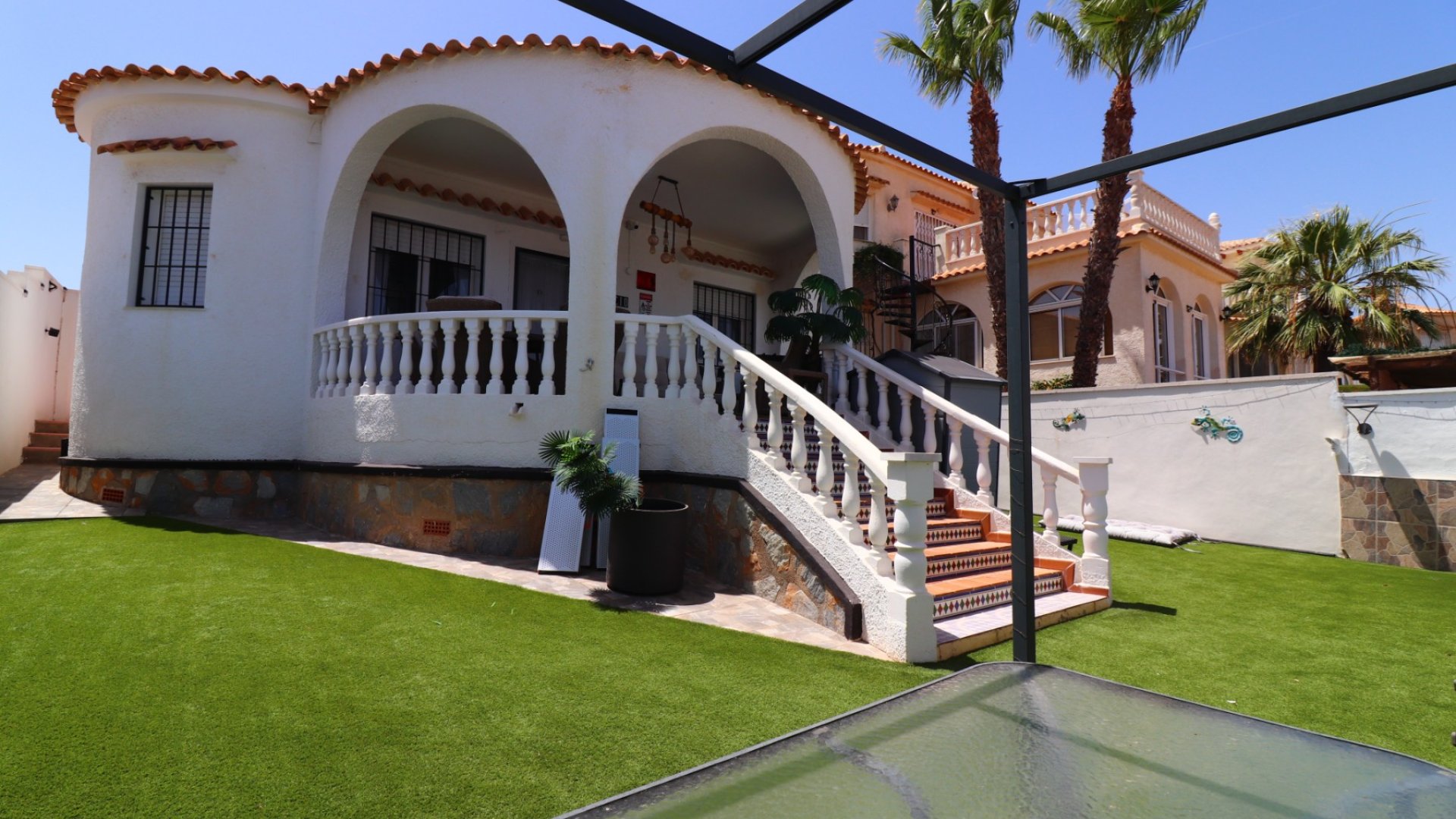 Resale - Villa -
Orihuela Costa - Villamartín