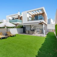 Resale - Villa -
Orihuela Costa - Villamartín