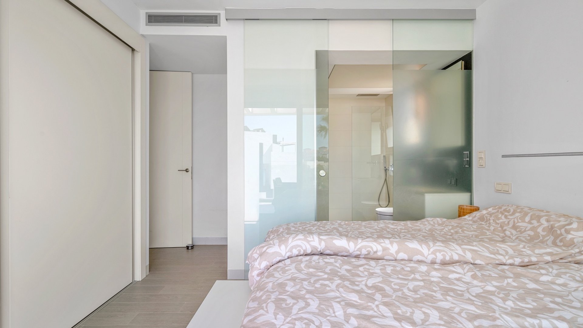 Resale - Villa -
Orihuela Costa - Villamartín