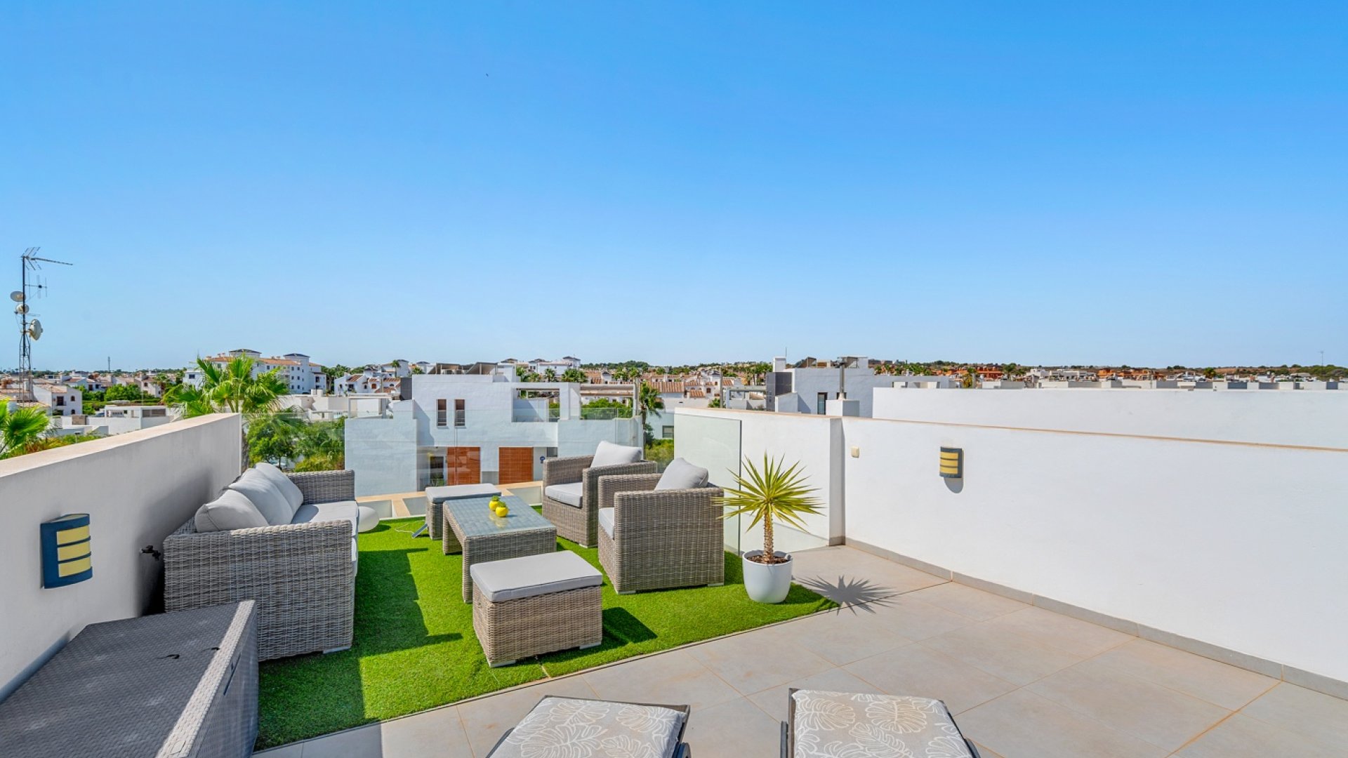 Resale - Villa -
Orihuela Costa - Villamartín
