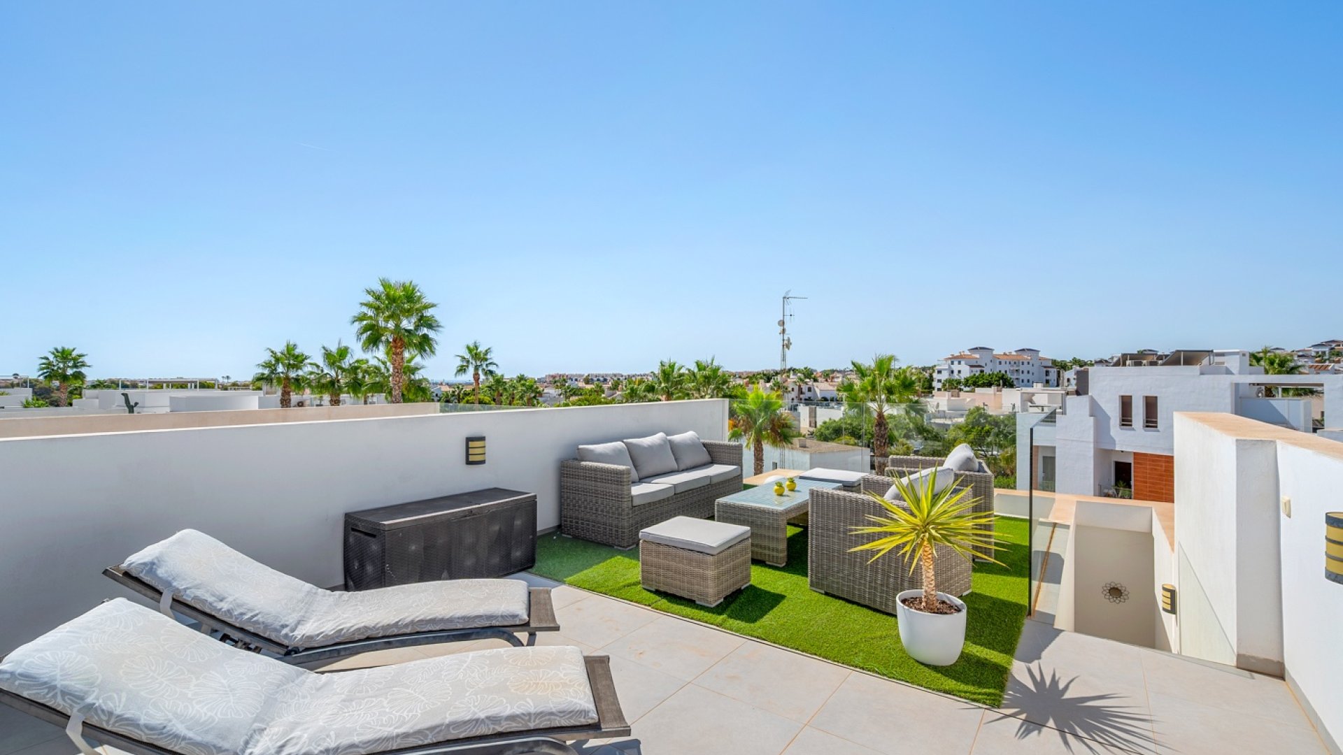 Resale - Villa -
Orihuela Costa - Villamartín