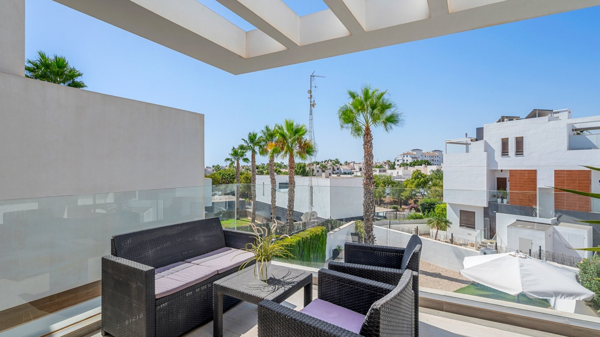 Resale - Villa -
Orihuela Costa - Villamartín