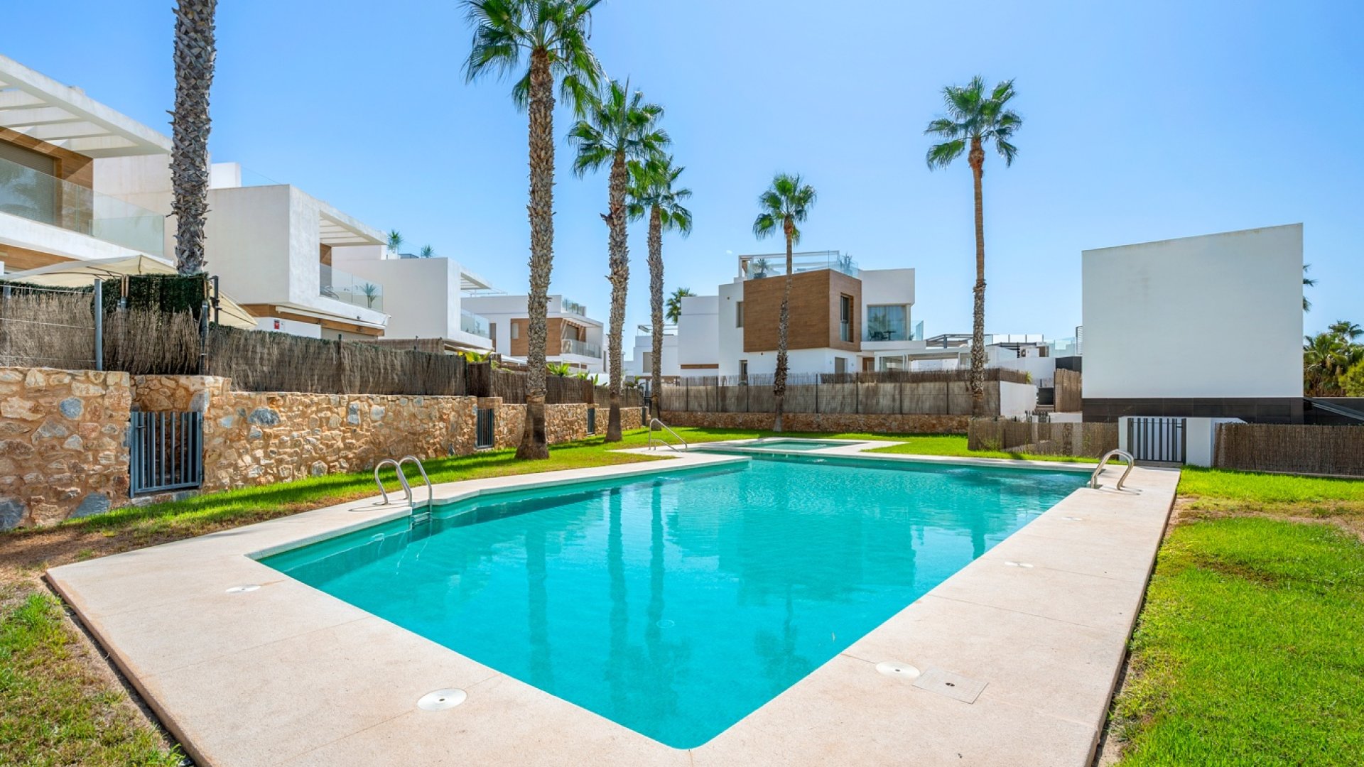 Resale - Villa -
Orihuela Costa - Villamartín