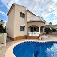Resale - Villa -
Orihuela Costa - Villamartín