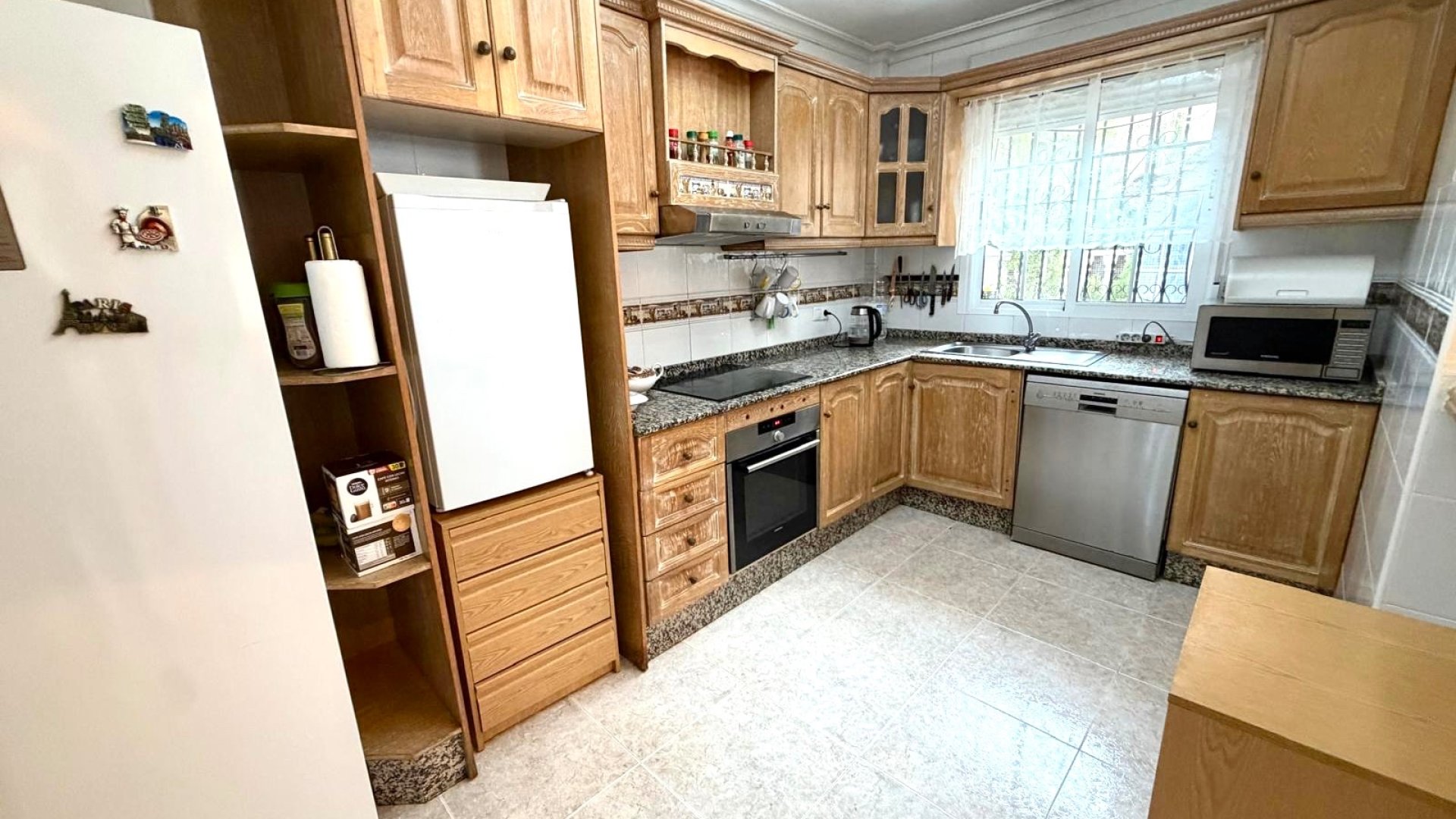 Resale - Villa -
Orihuela Costa - Villamartín