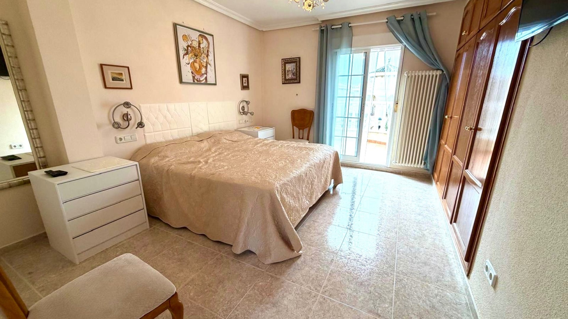 Resale - Villa -
Orihuela Costa - Villamartín
