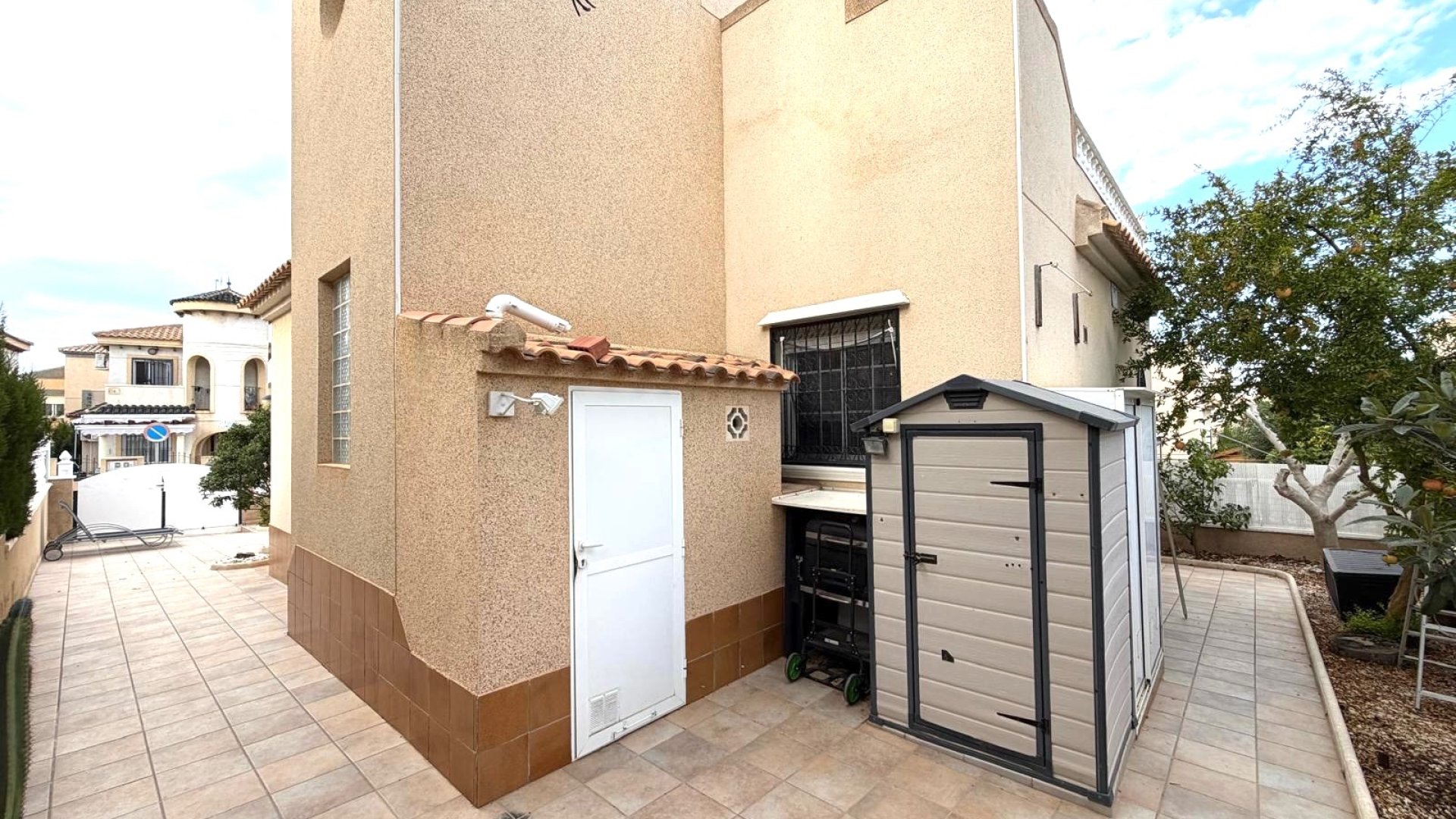 Resale - Villa -
Orihuela Costa - Villamartín