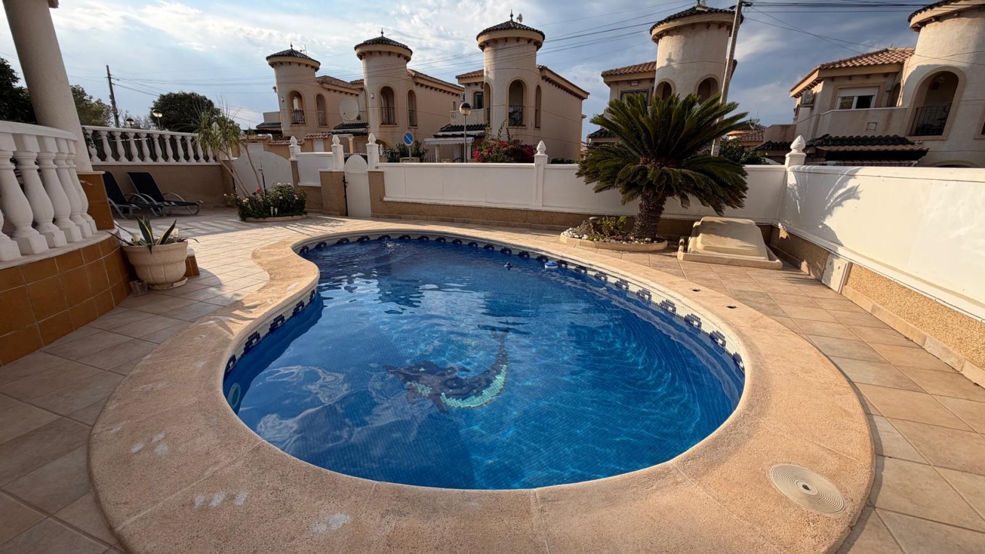 Resale - Villa -
Orihuela Costa - Villamartín