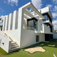 Resale - Villa -
Orihuela Costa - Villamartín